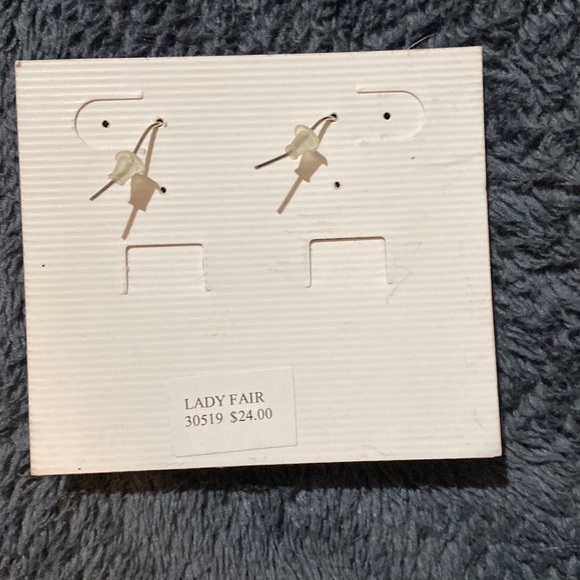 New Premier Designs matching necklace and earrings - Picture 3 of 5